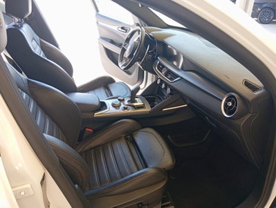 Alfa Romeo Stelvio Stelvio 2.2 Turbodiesel 210 CV AT8 Q4 Veloce (13)