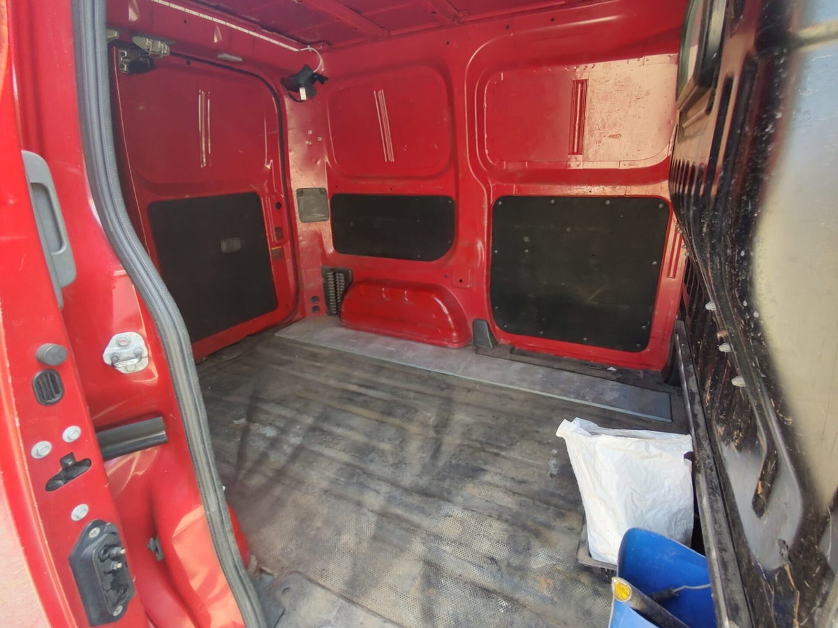Nissan NV200 1.5 dCi 86CV Combi Easy (14)