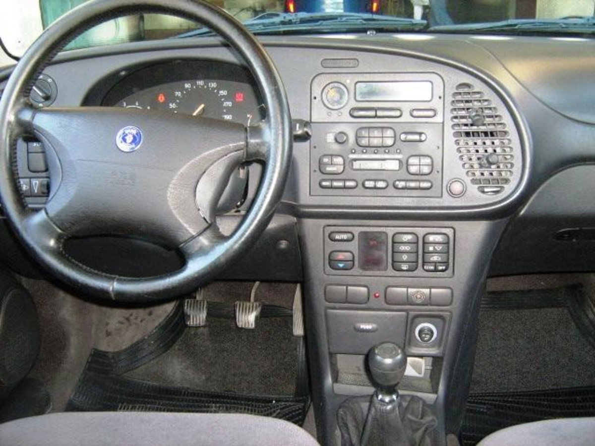 Saab 900 2.0i turbo 16V cat 5 porte S (13)
