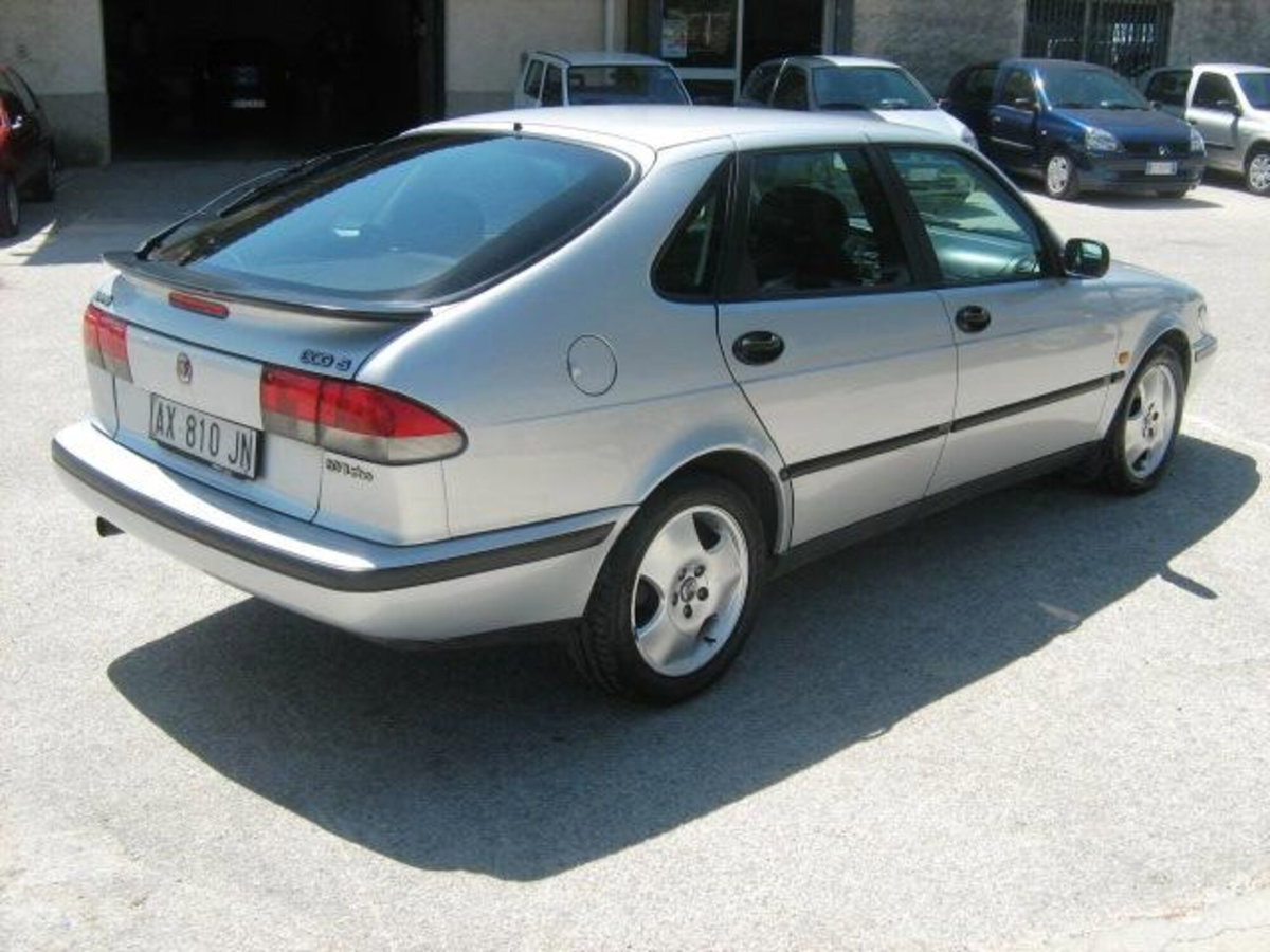 Saab 900 2.0i turbo 16V cat 5 porte S (5)