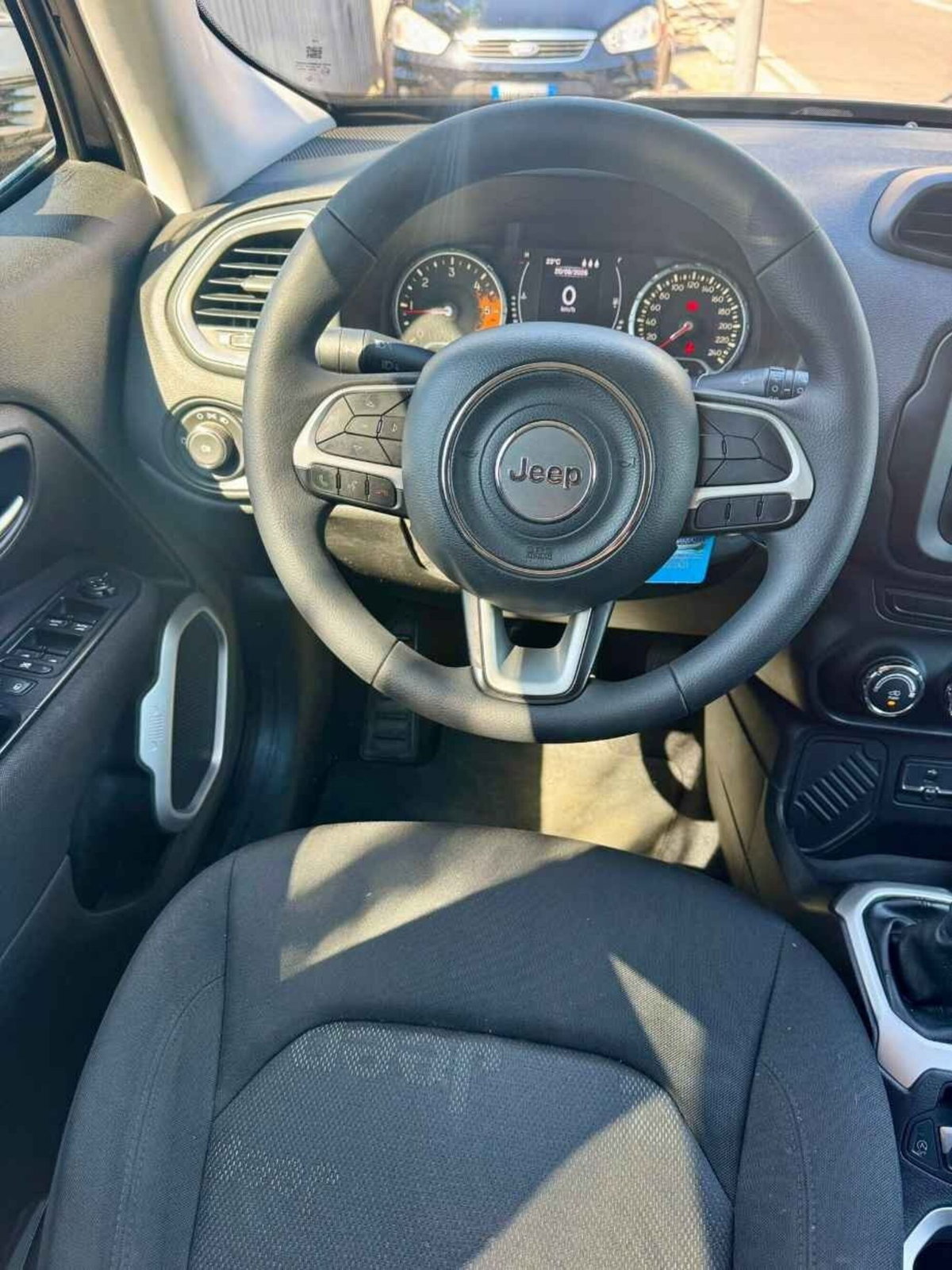Jeep Renegade 1.6 Mjt Sport (15)