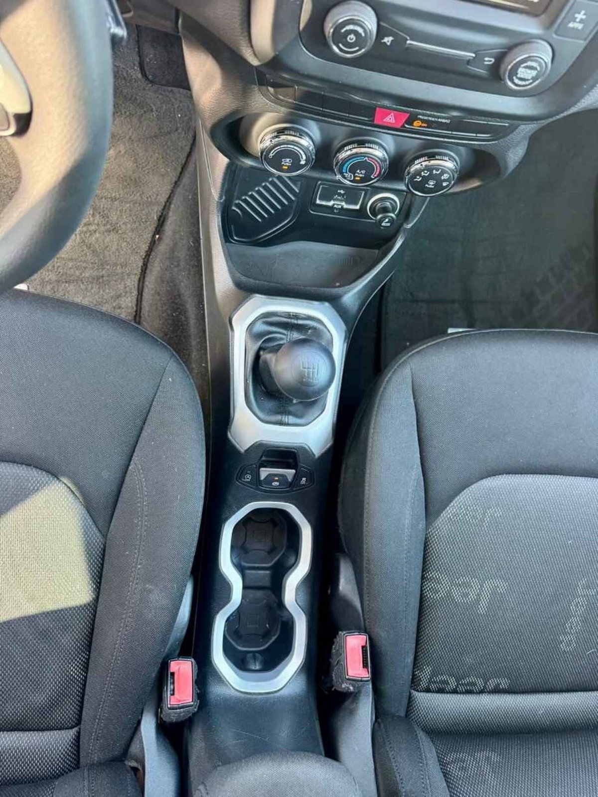 Jeep Renegade 1.6 Mjt Sport (17)