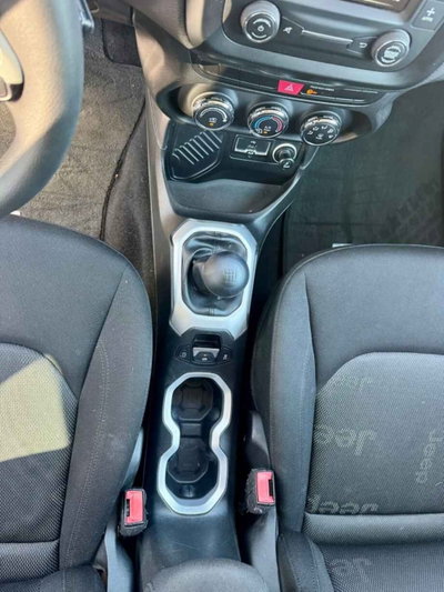 Jeep Renegade 1.6 Mjt Sport (17)