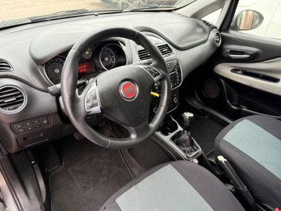 Fiat Punto Evo 1.3 Mjt 95 CV DPF 5 porte S&S Dualogic Emotion (5)