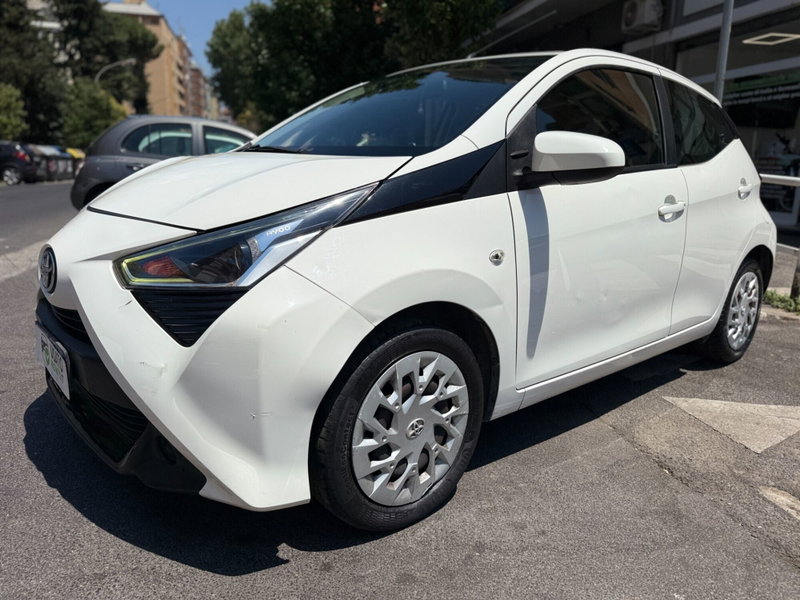Toyota Aygo 1.0 VVT-i 69 CV 5 porte x-cool MMT