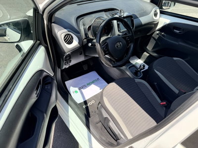 Toyota Aygo 1.0 VVT-i 69 CV 5 porte x-cool MMT (10)