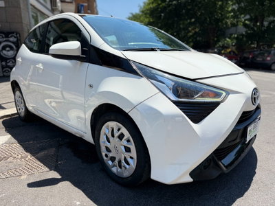 Toyota Aygo 1.0 VVT-i 69 CV 5 porte x-cool MMT (3)