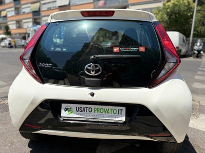 Toyota Aygo 1.0 VVT-i 69 CV 5 porte x-cool MMT (6)