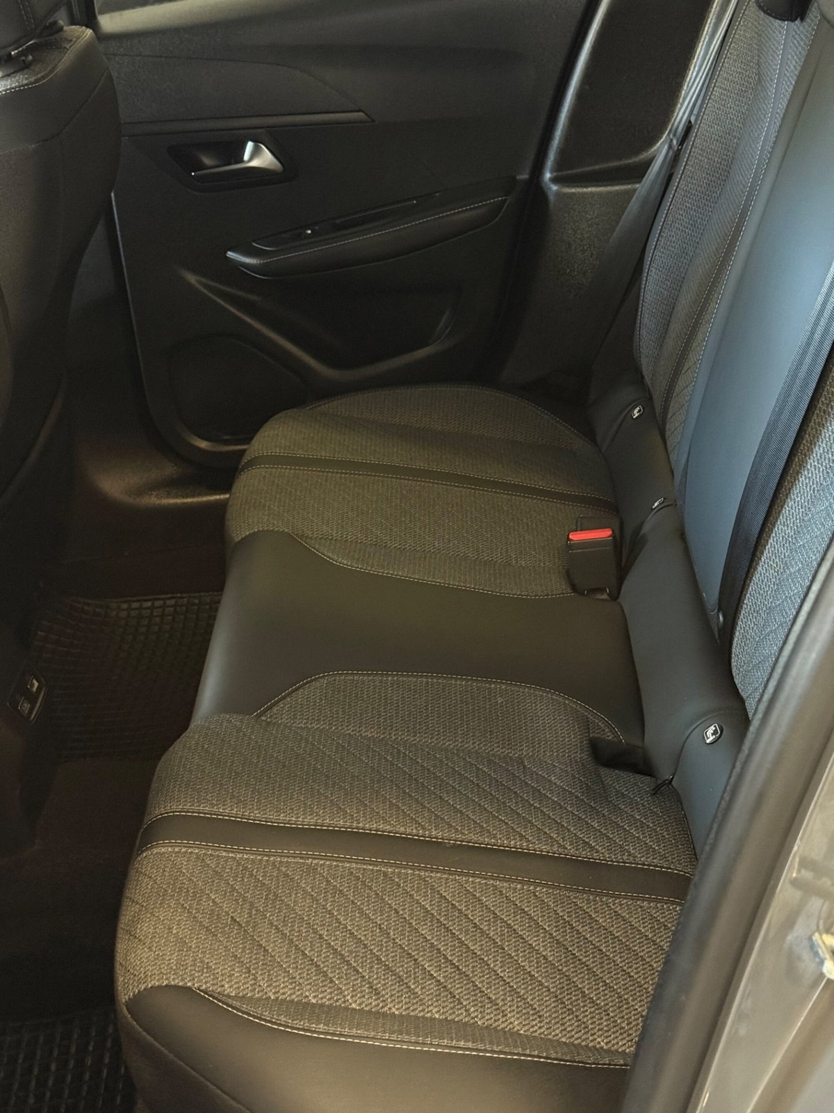 Peugeot 208 PureTech 100 Stop&Start 5 porte Allure (11)