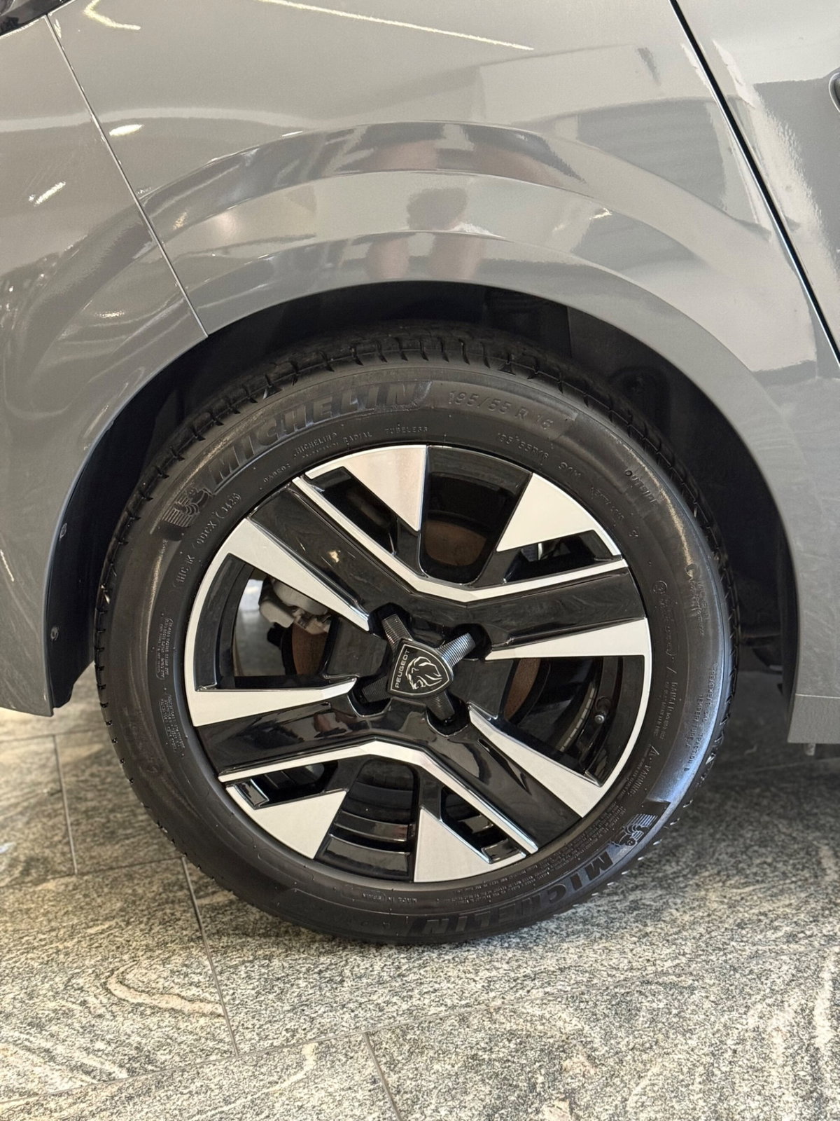 Peugeot 208 PureTech 100 Stop&Start 5 porte Allure (13)