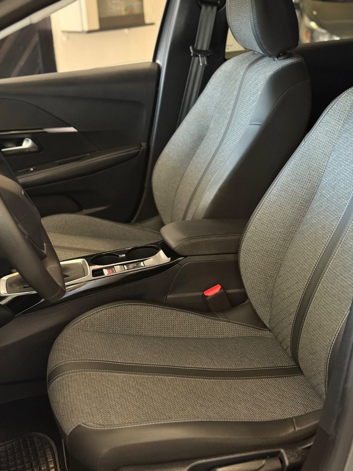 Peugeot 208 PureTech 100 Stop&Start 5 porte Allure (6)