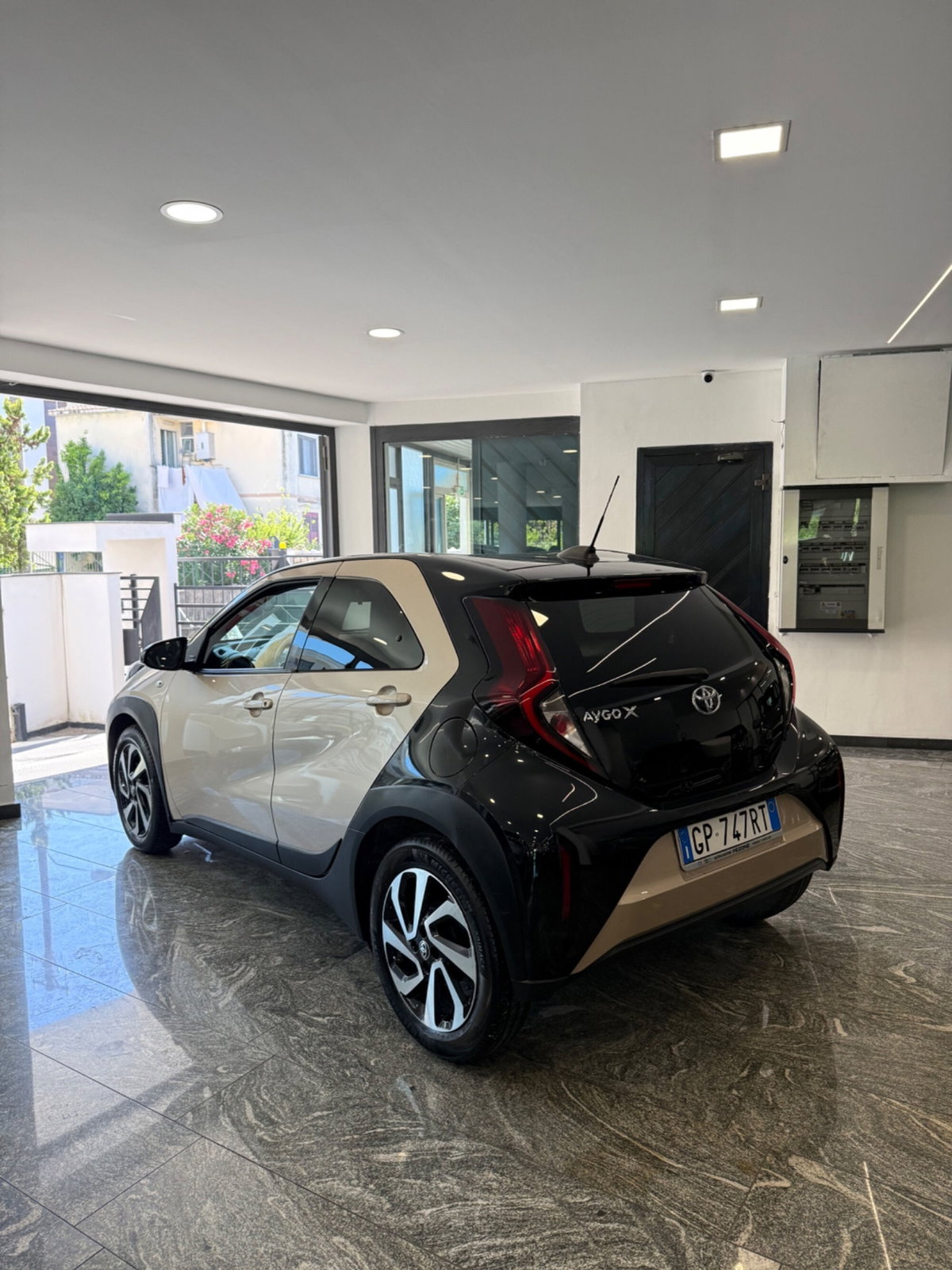 Toyota Aygo X 1.0 VVT-i 72 CV 5 porte Limited Air (2)