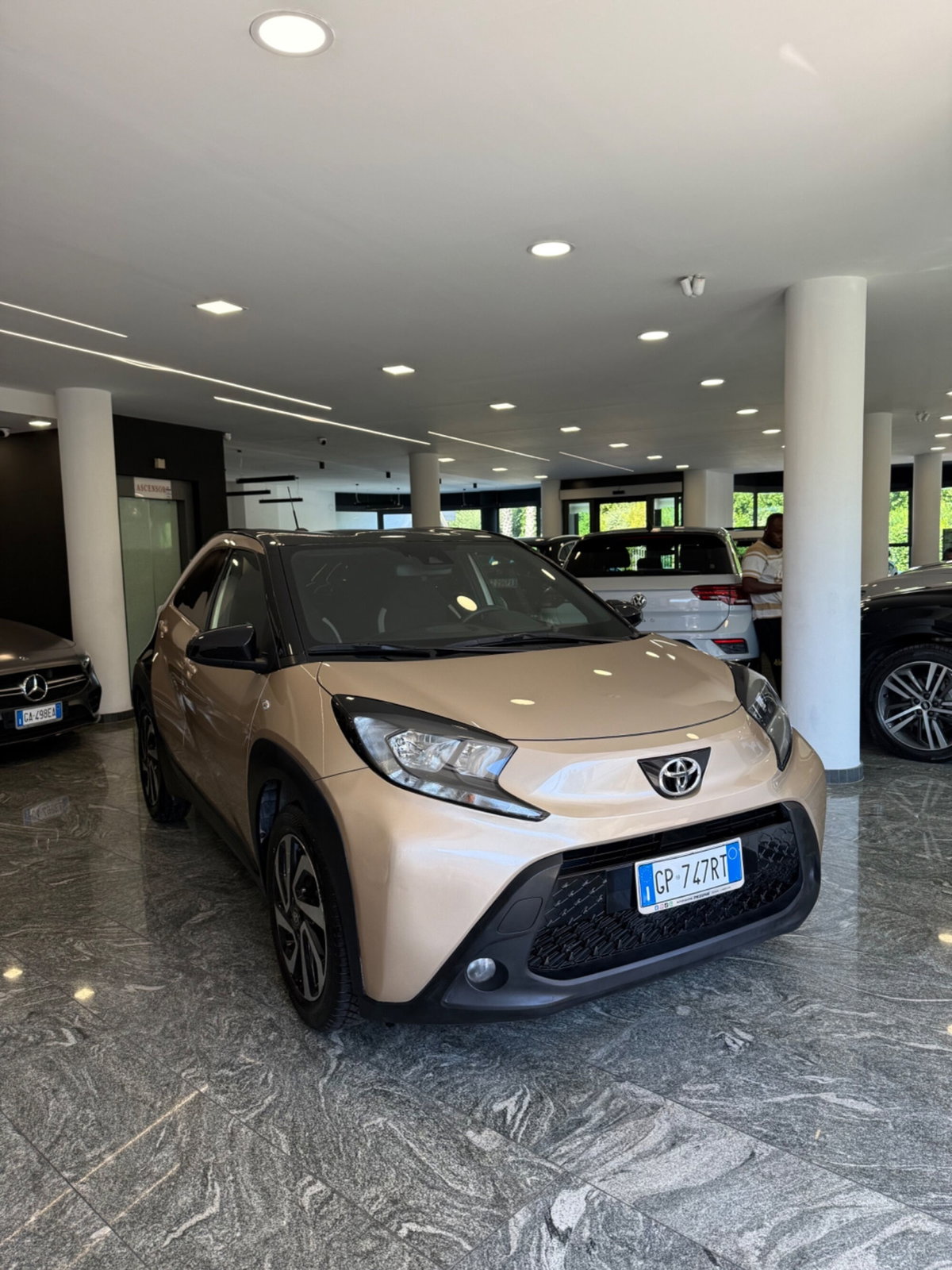 Toyota Aygo X 1.0 VVT-i 72 CV 5 porte Limited Air (4)
