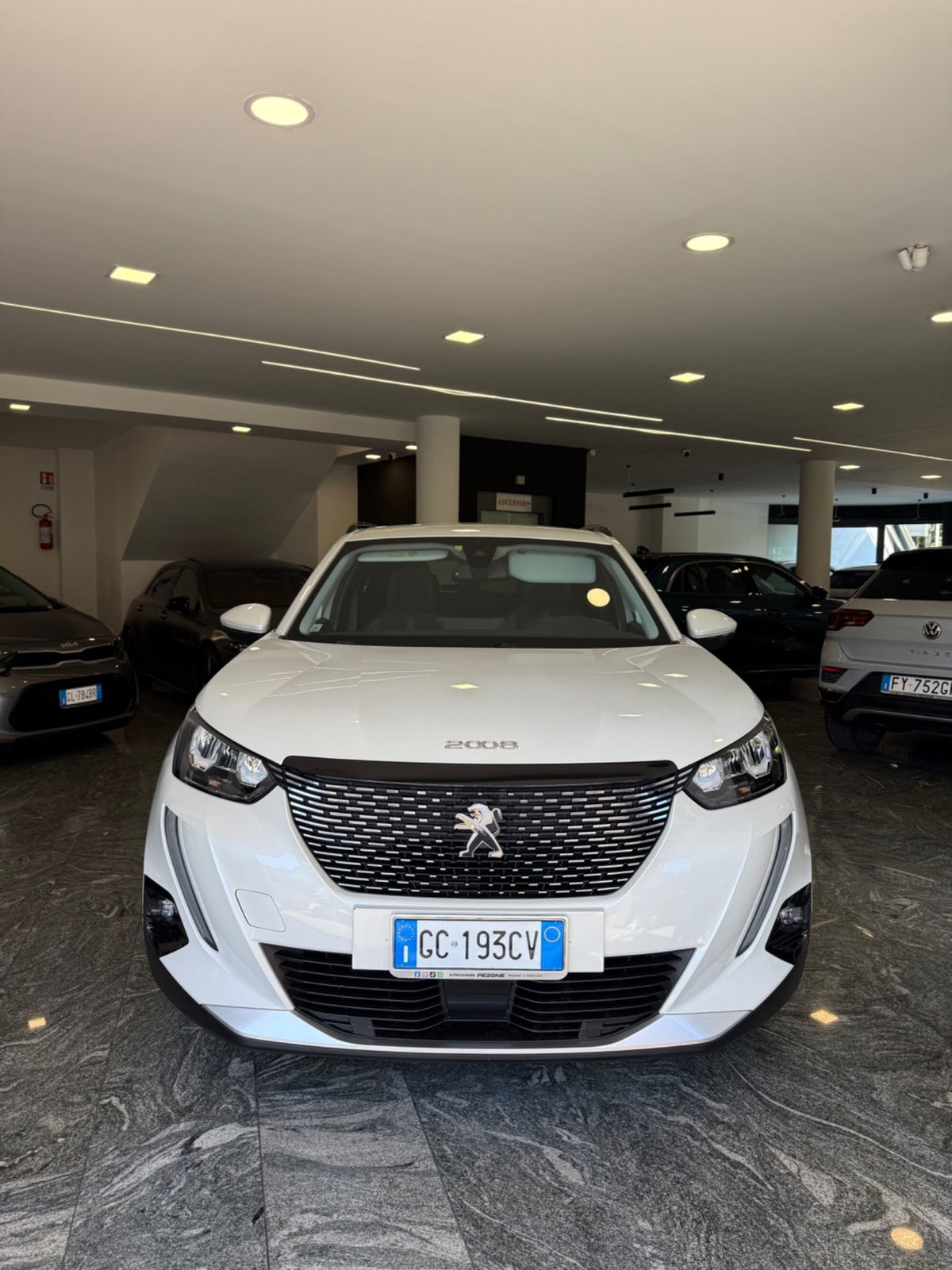 Peugeot 2008 BlueHDi 130 S&S EAT8 Allure Navi Pack (7)