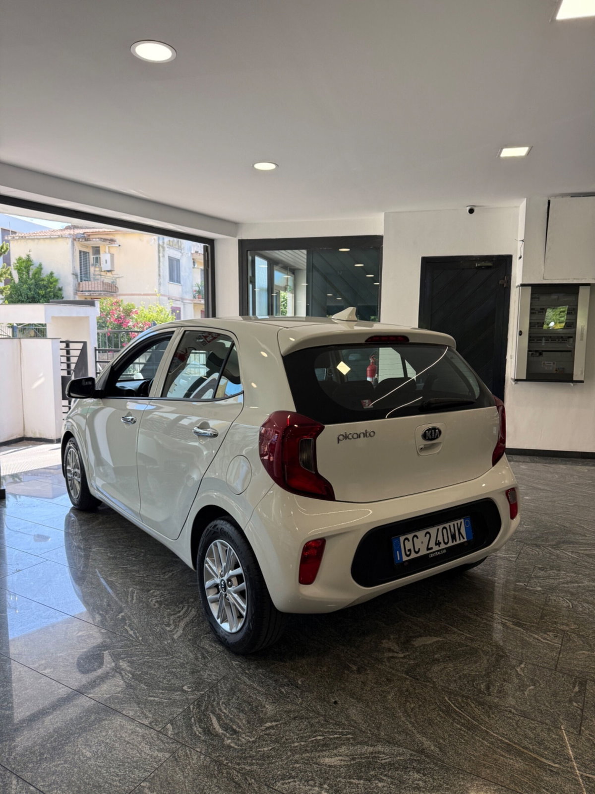 Kia Picanto 1.0 12V 5 porte AMT Style (4)