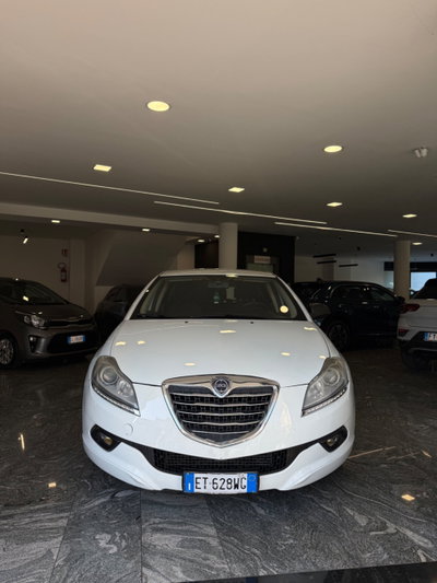 Lancia Delta 1.6 MJT DPF 105 CV Silver (2)