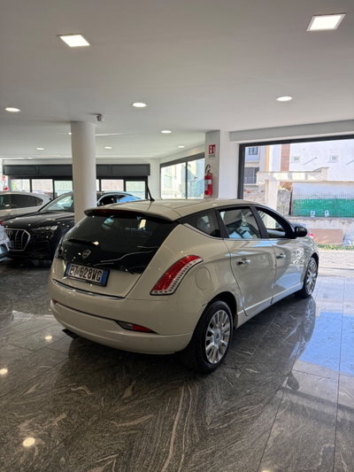 Lancia Delta 1.6 MJT DPF 105 CV Silver (4)