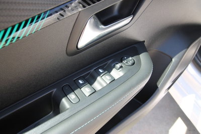 Peugeot 208 PureTech 100 Stop&Start EAT8 5 porte Allure Pack (13)