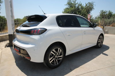 Peugeot 208 PureTech 100 Stop&Start EAT8 5 porte Allure Pack (6)