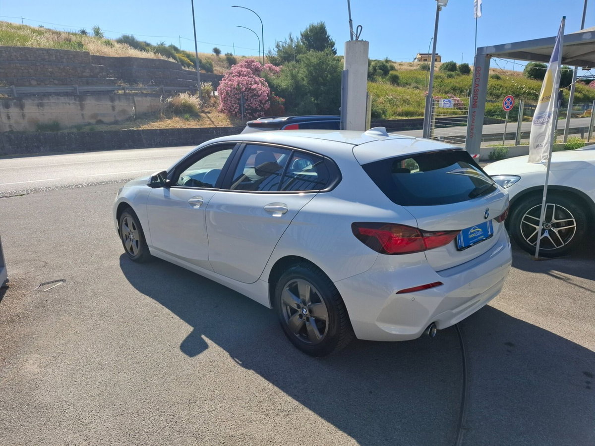 BMW Serie 1 116d 2.0 116CV cat 5 porte Attiva DPF (3)