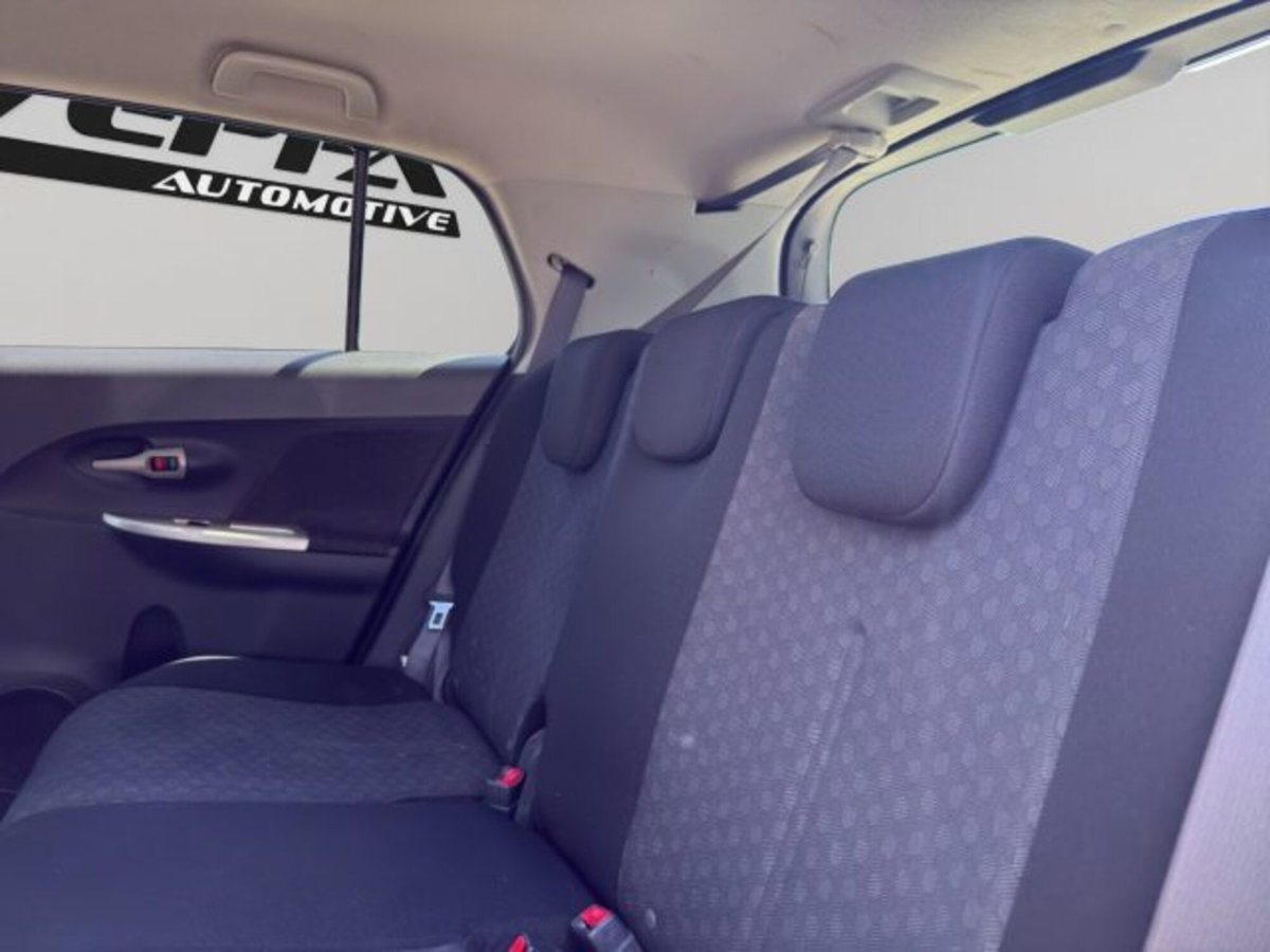 Toyota Urban Cruiser Cruiser 1.D-4D AWD (12)