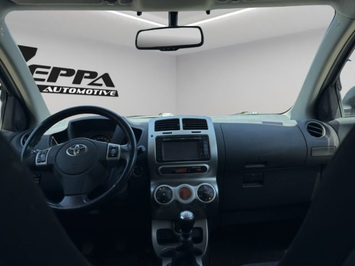 Toyota Urban Cruiser Cruiser 1.D-4D AWD (13)