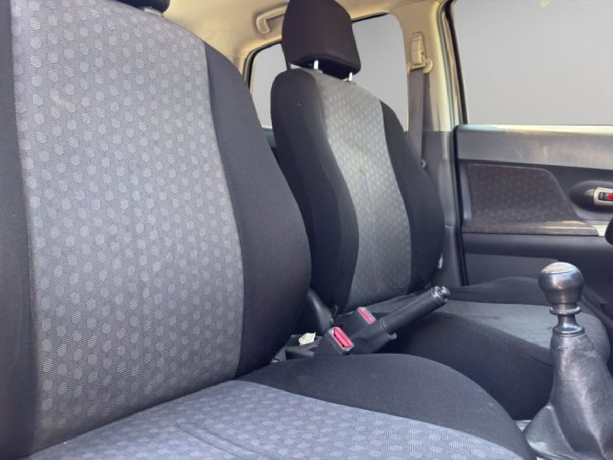 Toyota Urban Cruiser Cruiser 1.D-4D AWD (17)