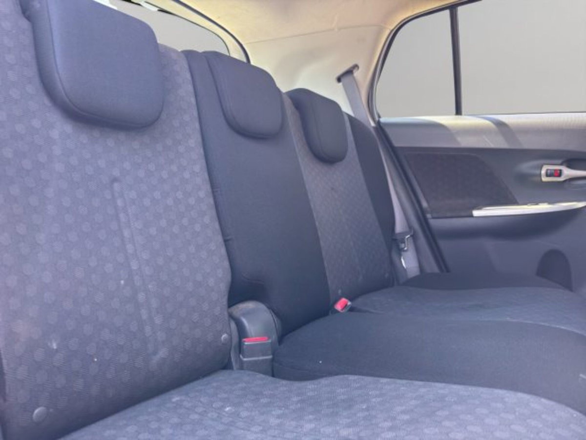 Toyota Urban Cruiser Cruiser 1.D-4D AWD (18)
