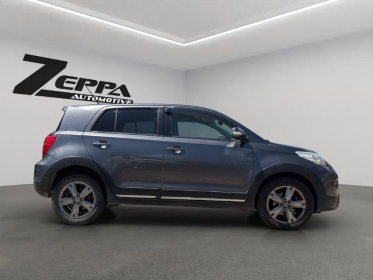 Toyota Urban Cruiser Cruiser 1.D-4D AWD (6)