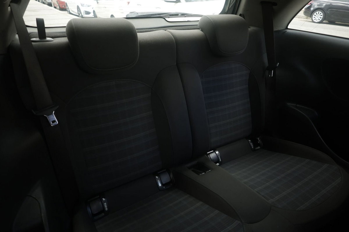 Opel Adam 1.2 70 CV Glam (12)