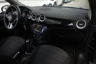 Opel Adam 1.2 70 CV Glam (8)