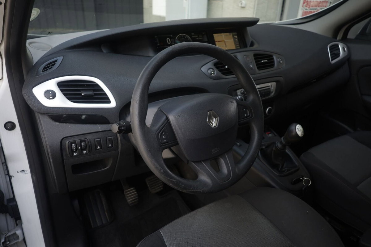 Renault Grand Scénic 1.5 dci energy Business 110cv (14)
