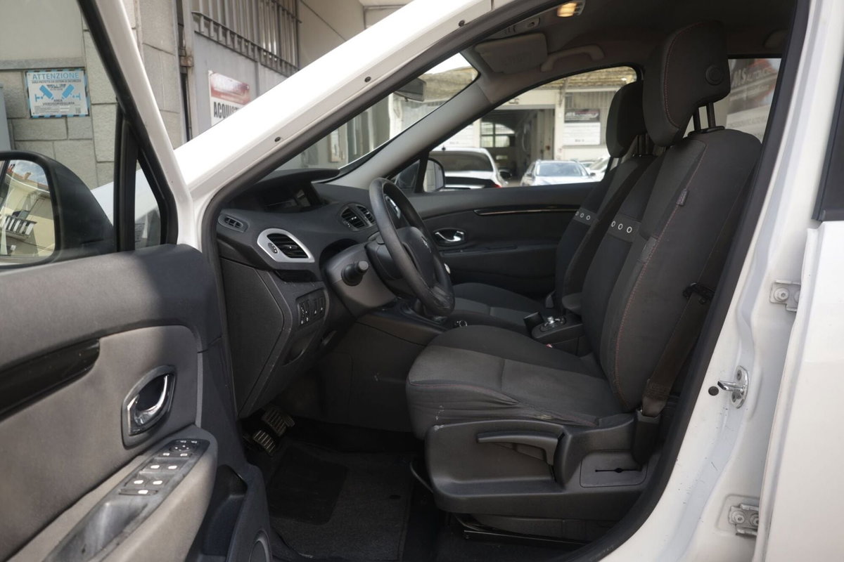 Renault Grand Scénic 1.5 dci energy Business 110cv (18)