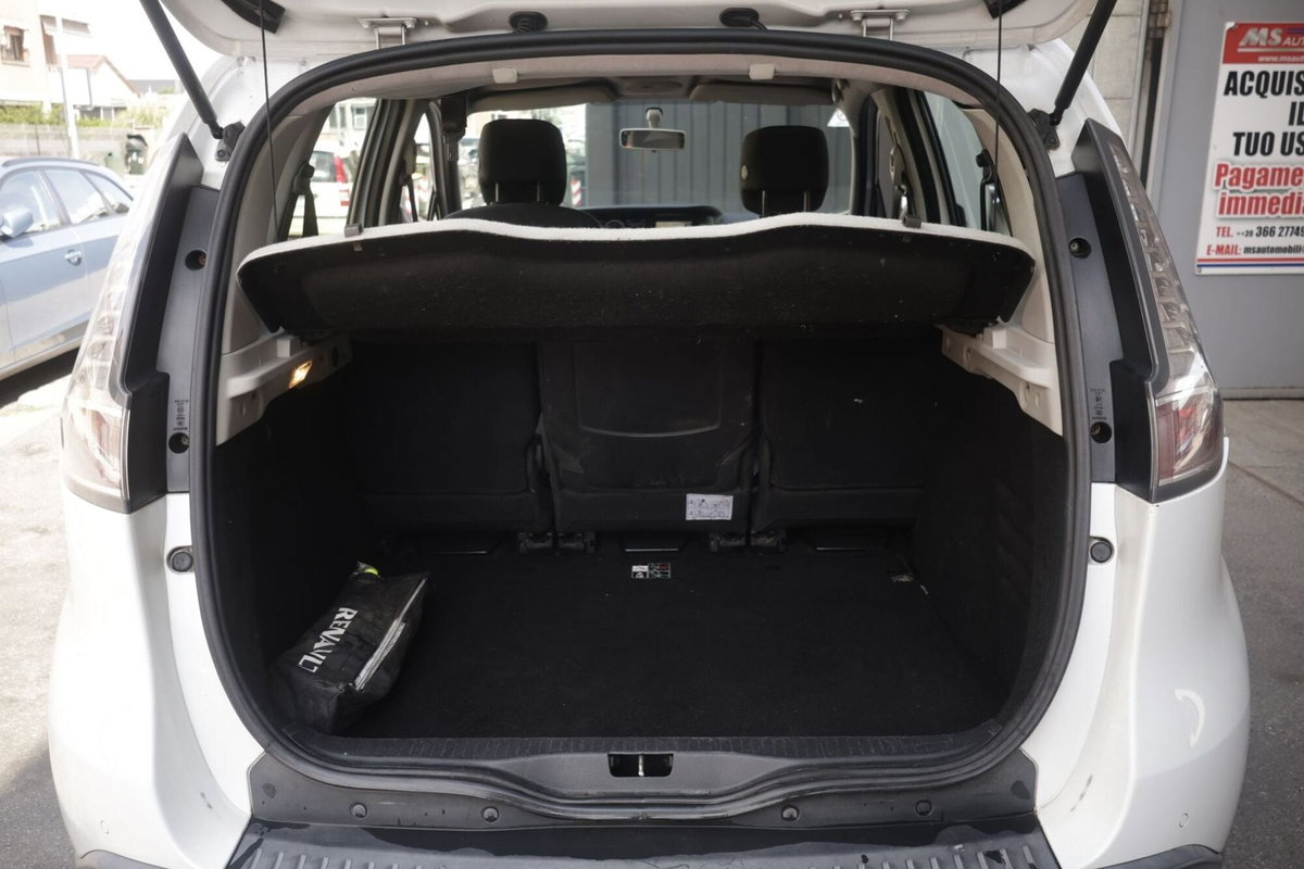 Renault Grand Scénic 1.5 dci energy Business 110cv (19)
