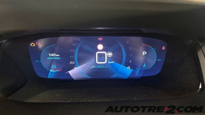 Peugeot 2008 BlueHDi 130 S&S EAT8 Allure Pack (10)