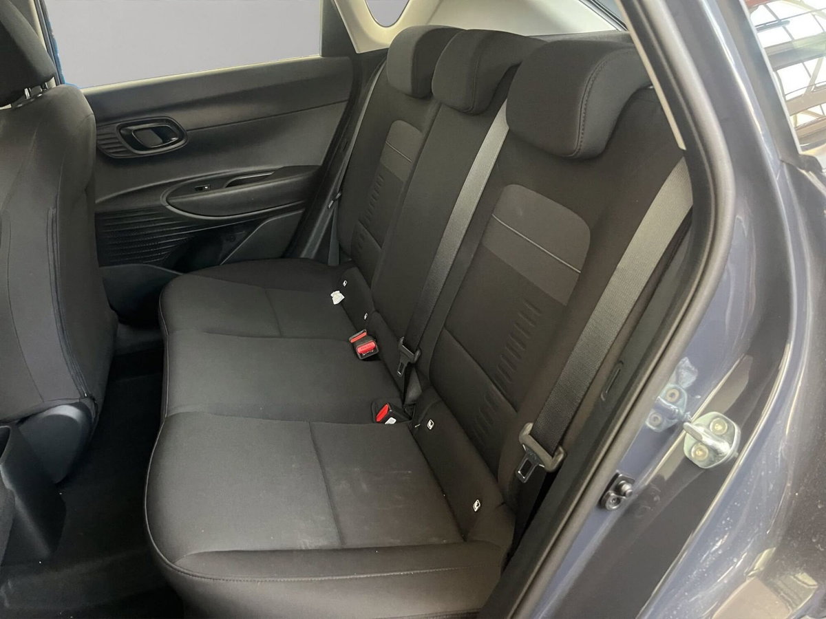 Hyundai Bayon 1.0 t-gdi Business 90cv mt (12)