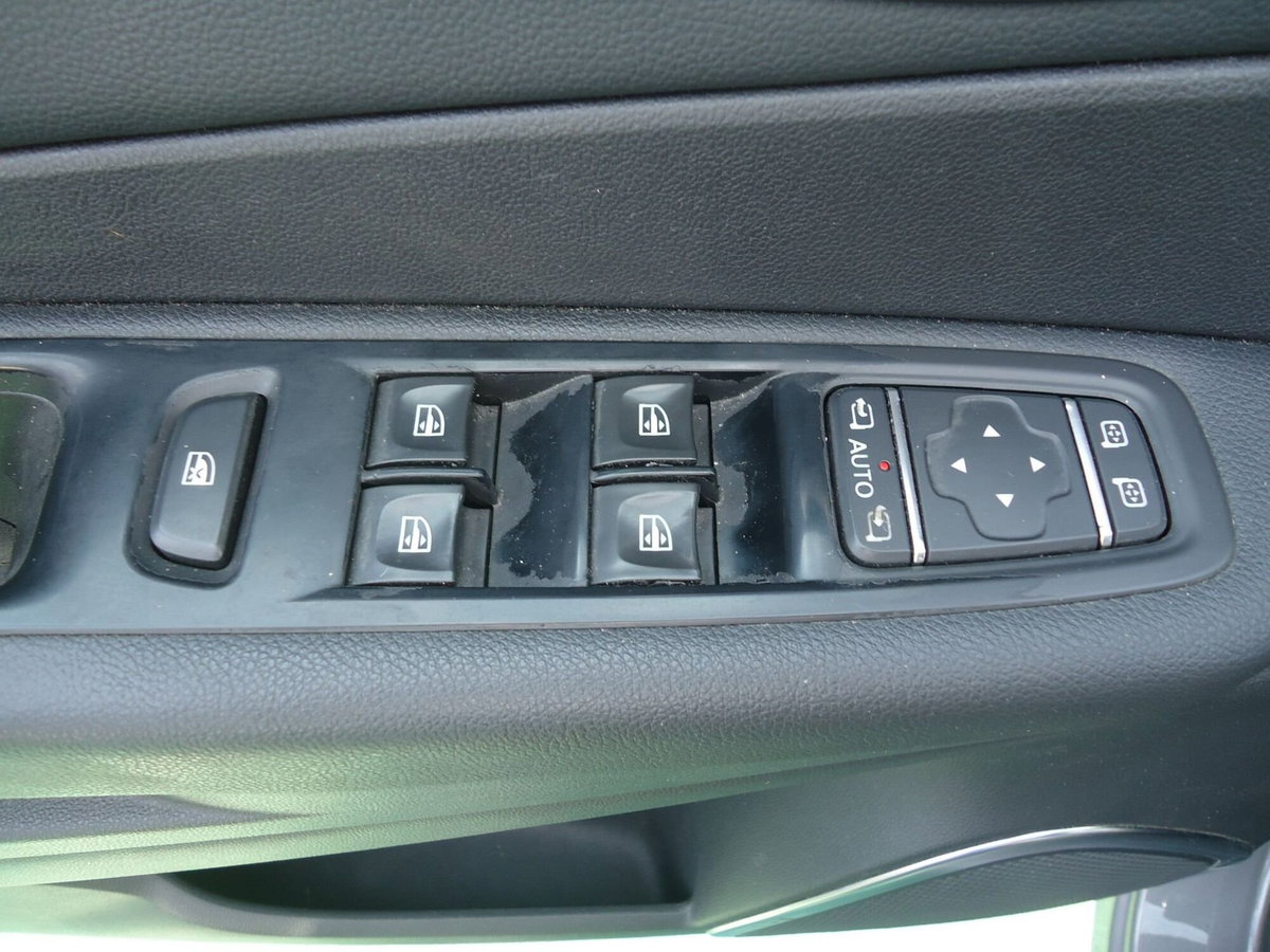 Renault Captur dCi 8V 90 CV EDC Start&Stop Sport Edition2 (9)