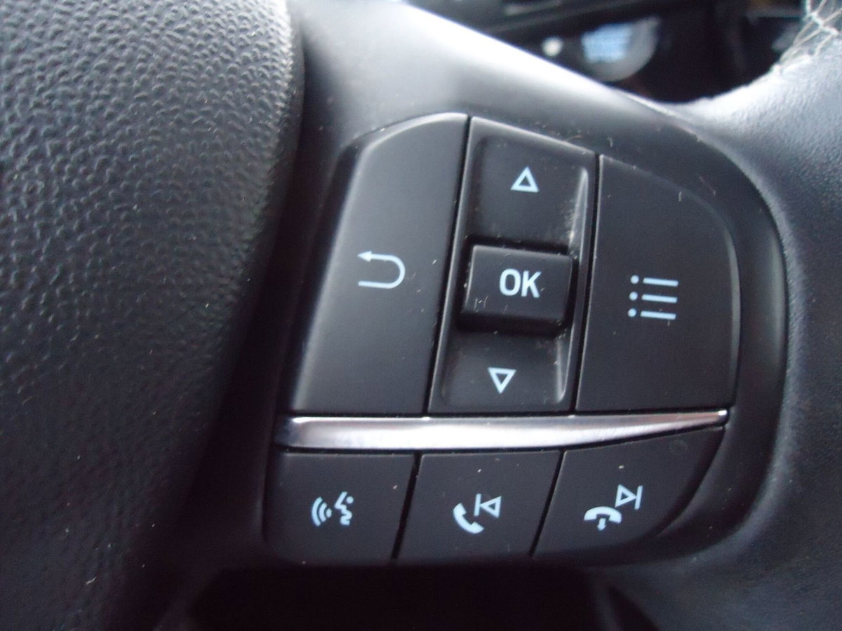 Ford Fiesta 1.1 85 CV 5 porte Titanium (16)