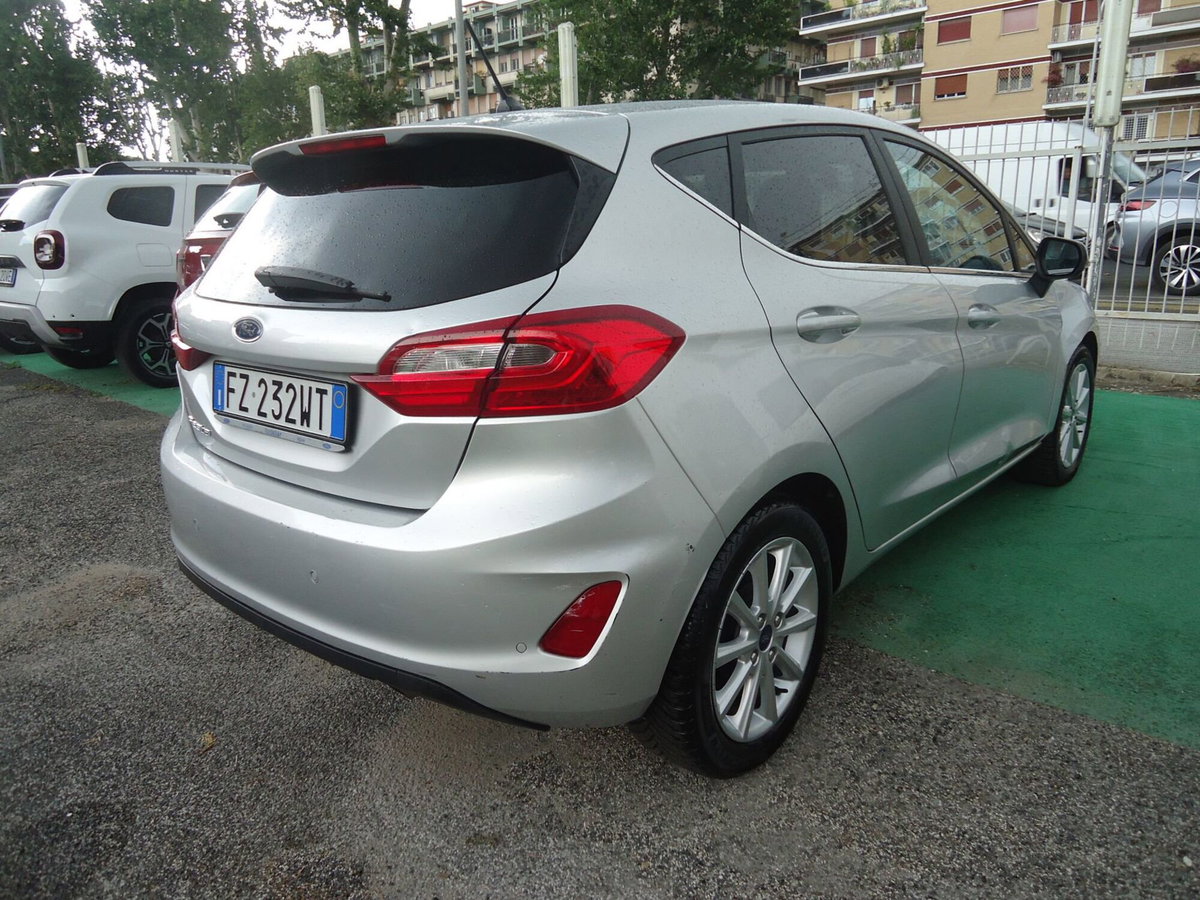 Ford Fiesta 1.1 85 CV 5 porte Titanium (2)
