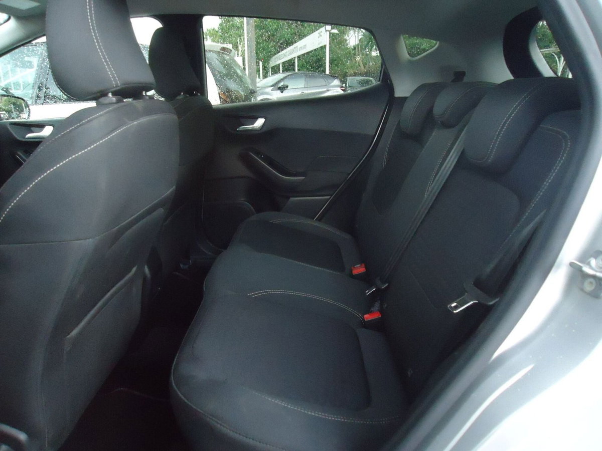 Ford Fiesta 1.1 85 CV 5 porte Titanium (7)