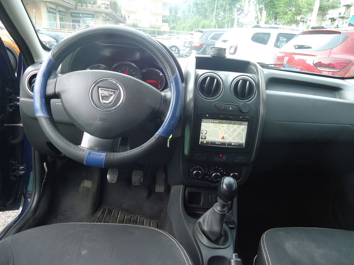 Dacia Duster 1.5 dCi 110CV 4x4 Ambiance (9)
