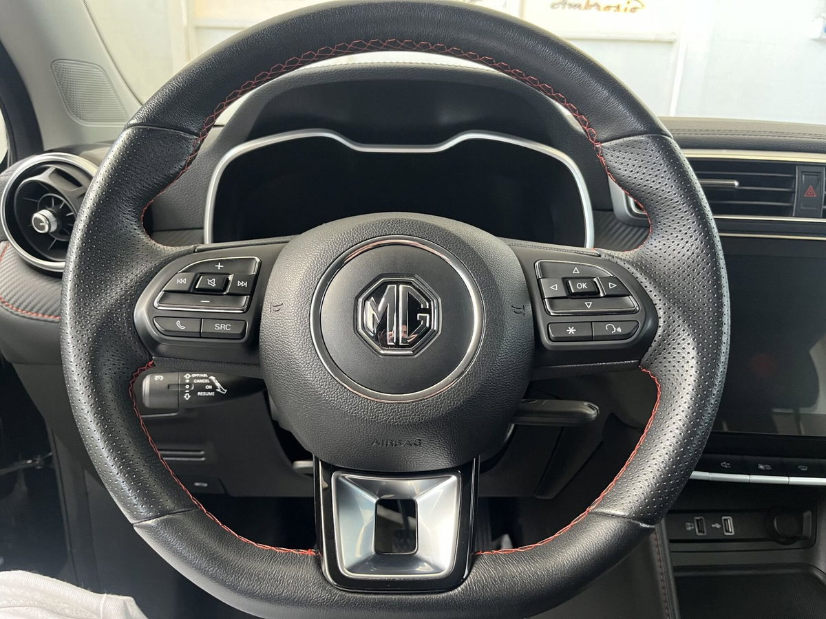 Mg ZS ZS 1.5 Luxury (9)