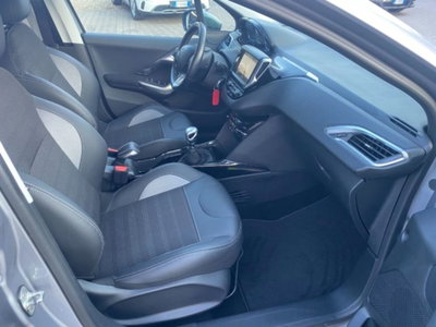 Peugeot 2008 BlueHDi 100 S&S Allure (8)