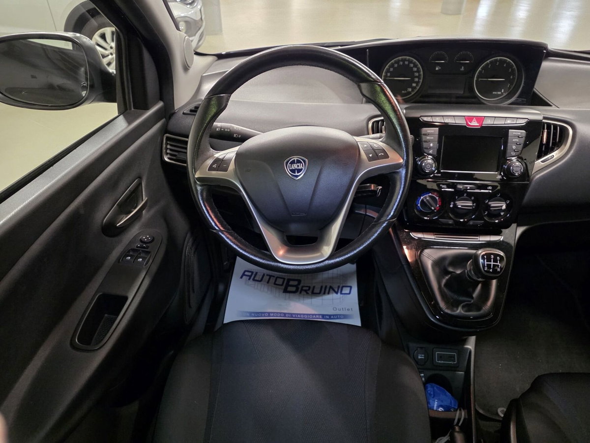 Lancia Ypsilon 1.2 69 CV 5 porte GPL Ecochic Gold (12)