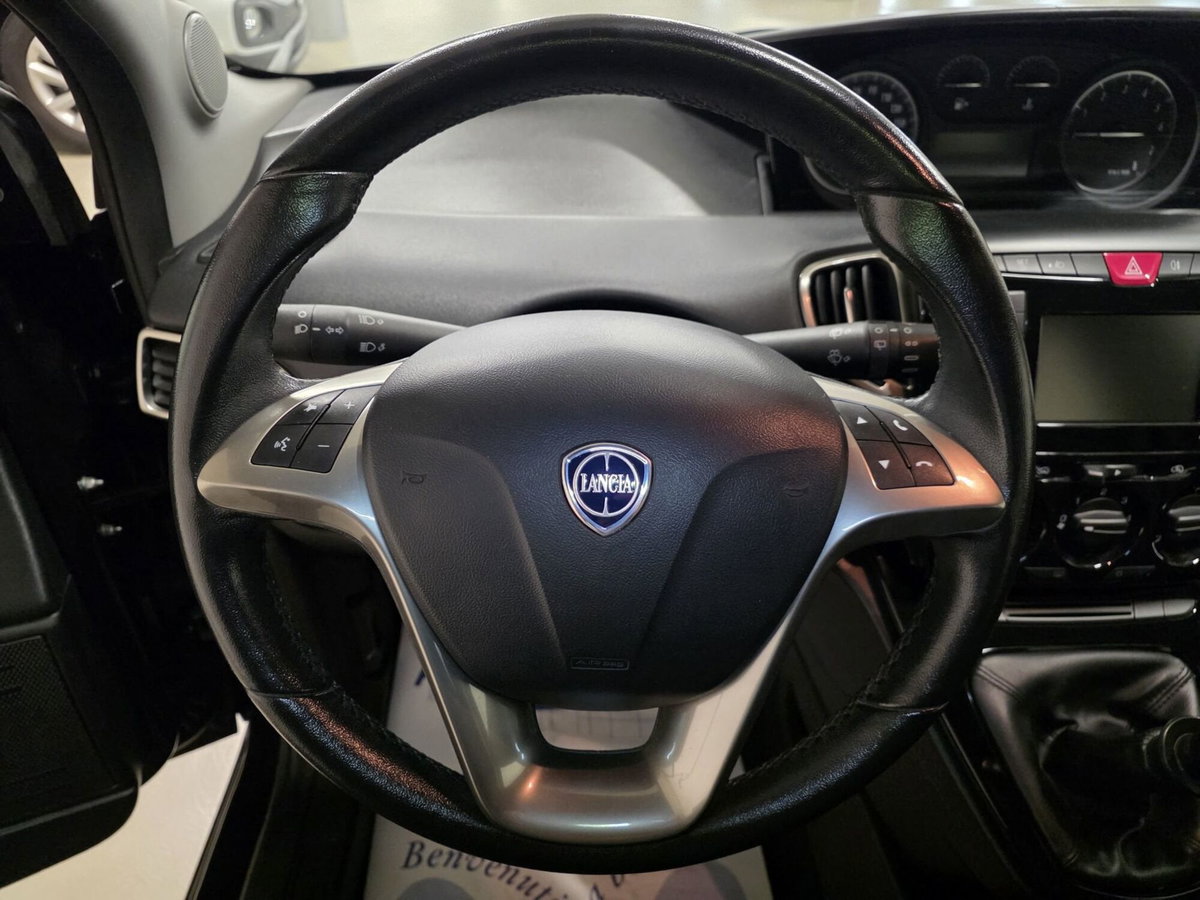 Lancia Ypsilon 1.2 69 CV 5 porte GPL Ecochic Gold (15)