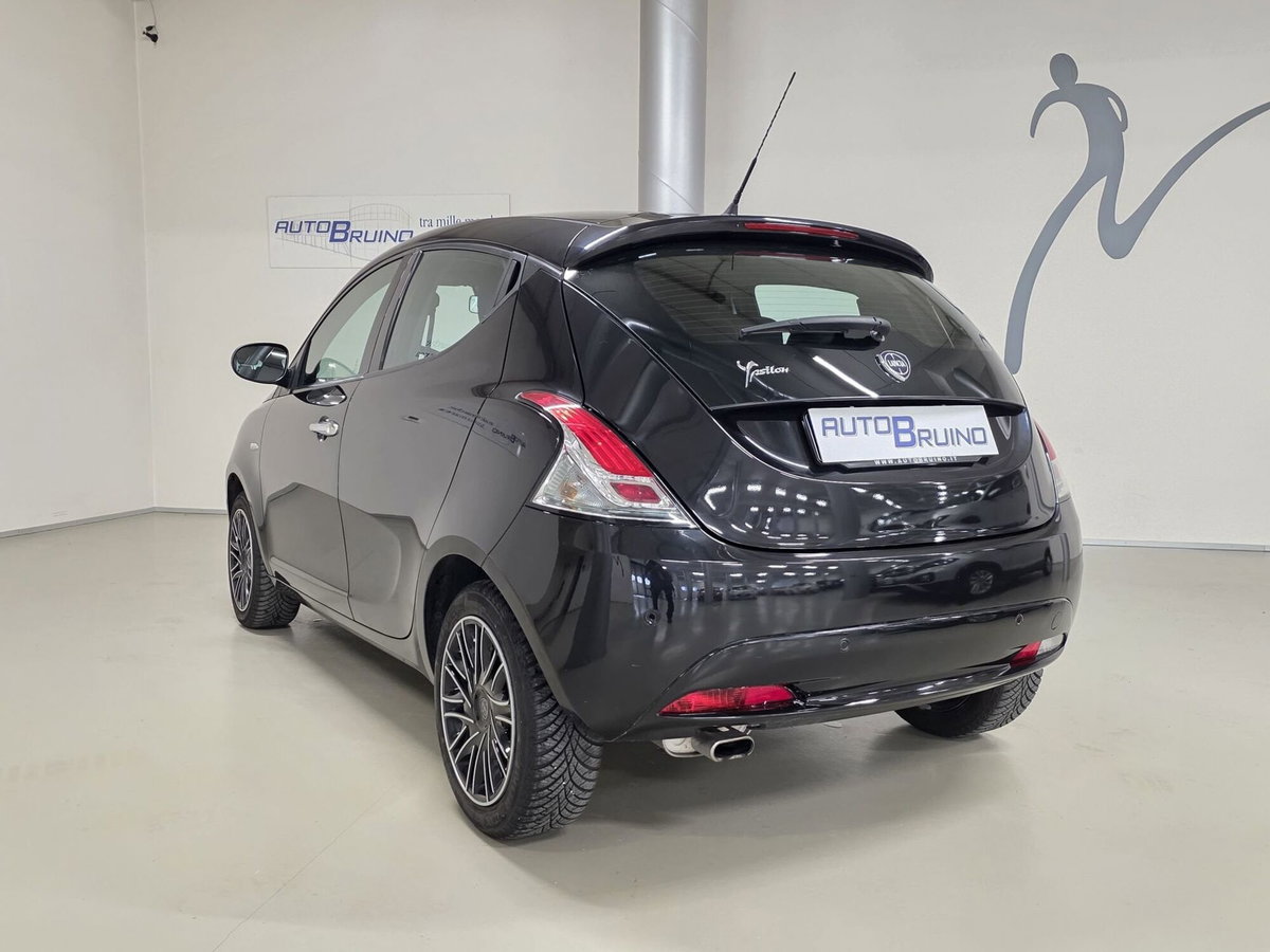 Lancia Ypsilon 1.2 69 CV 5 porte GPL Ecochic Gold (7)