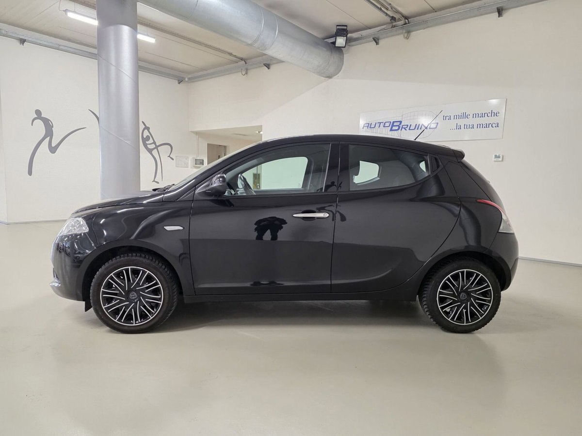Lancia Ypsilon 1.2 69 CV 5 porte GPL Ecochic Gold (8)