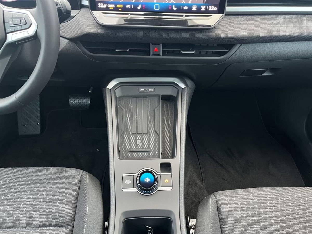 Volkswagen T-Roc 1.5 etsi Life 115cv dsg (15)