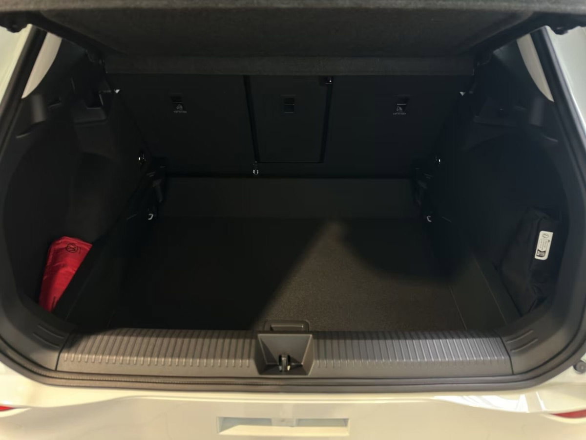 Volkswagen T-Roc 1.5 etsi Life 115cv dsg (16)