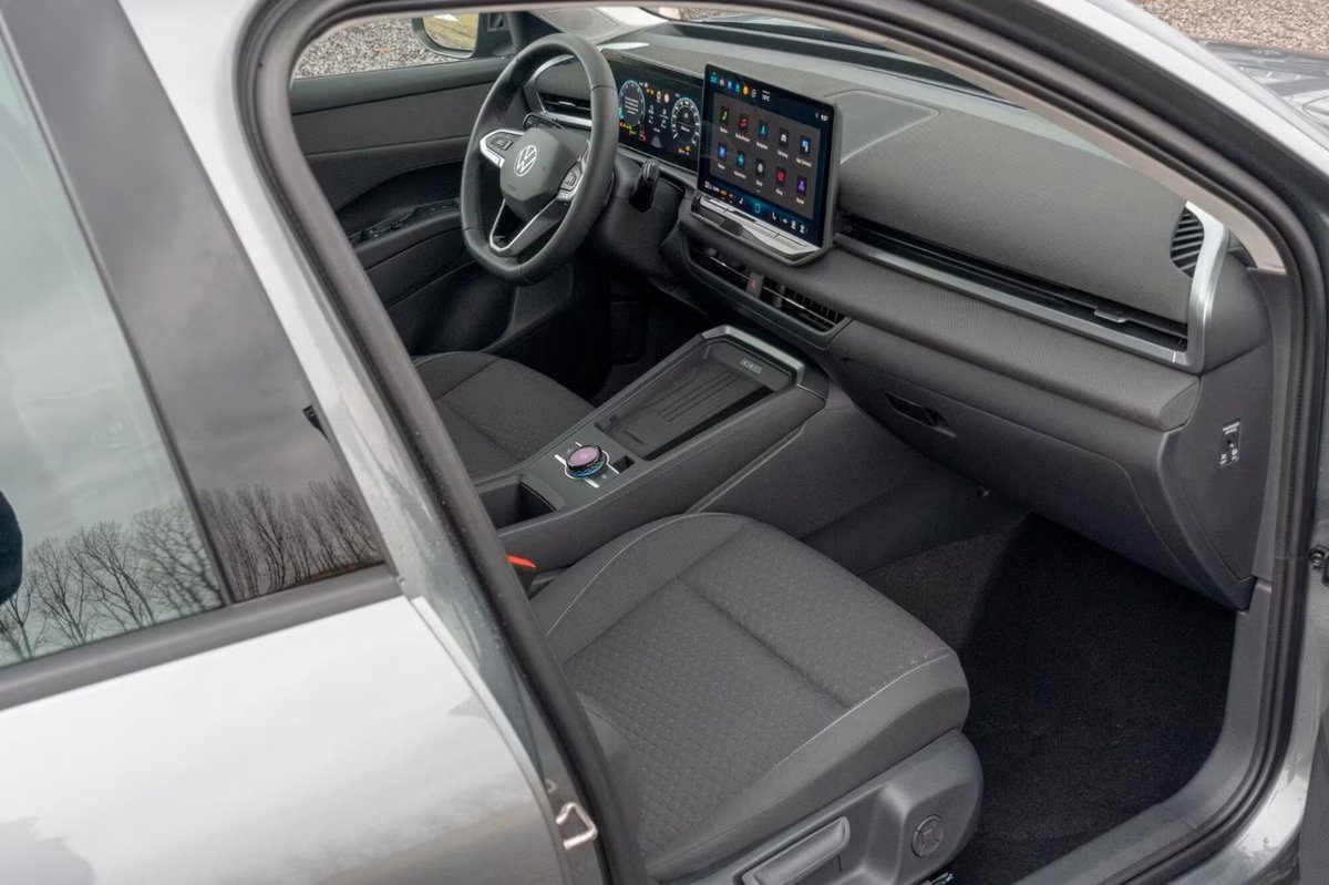 Volkswagen T-Roc 1.5 etsi Life 115cv dsg (10)